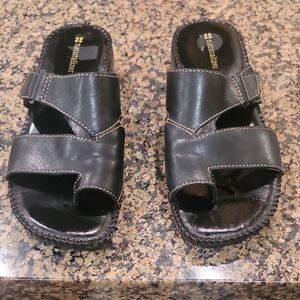 Naturalizer Black Sandal Size 7.5